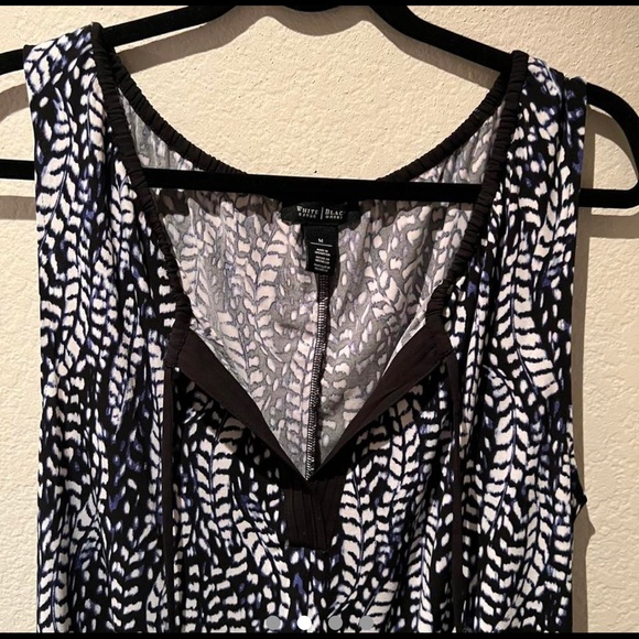 cute black and white pattered blouse! super soft material and is perf condition - Picture 2 of 3